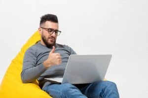 como a internet influencia a educação online