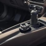 Carregador veicular com duas entradas USB: agilidade e praticidade ao dirigir